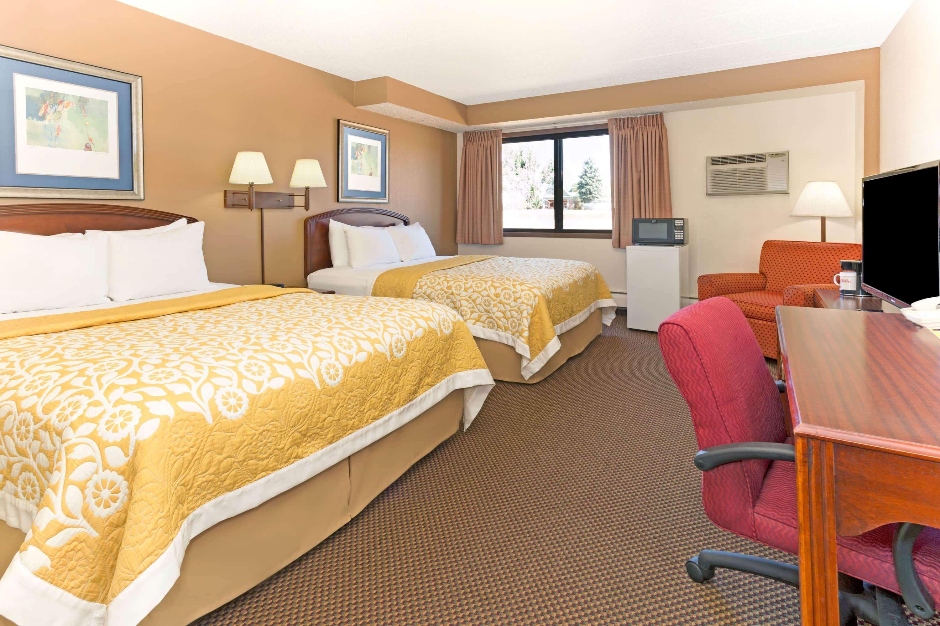 Days Inn By Wyndham Fort Collins Exterior photo