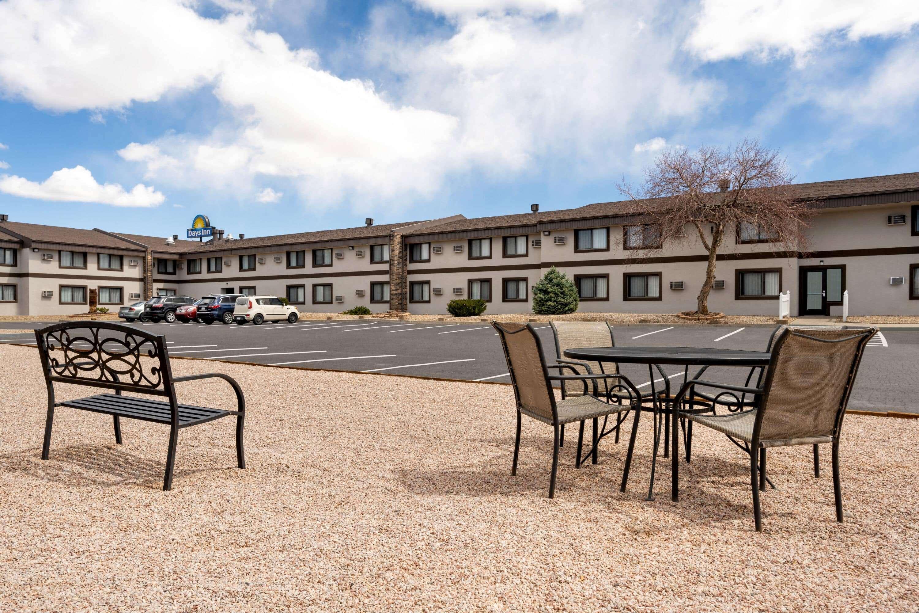 Days Inn By Wyndham Fort Collins Exterior photo